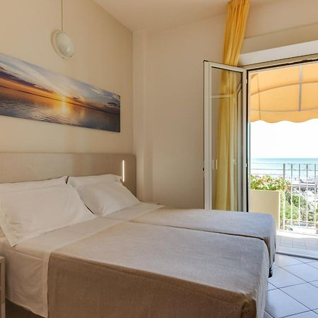 Savoia Hotel Misano Adriatico Exterior photo