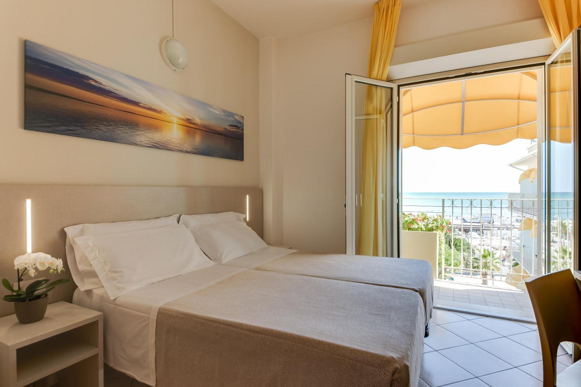 Savoia Hotel Misano Adriatico Exterior photo